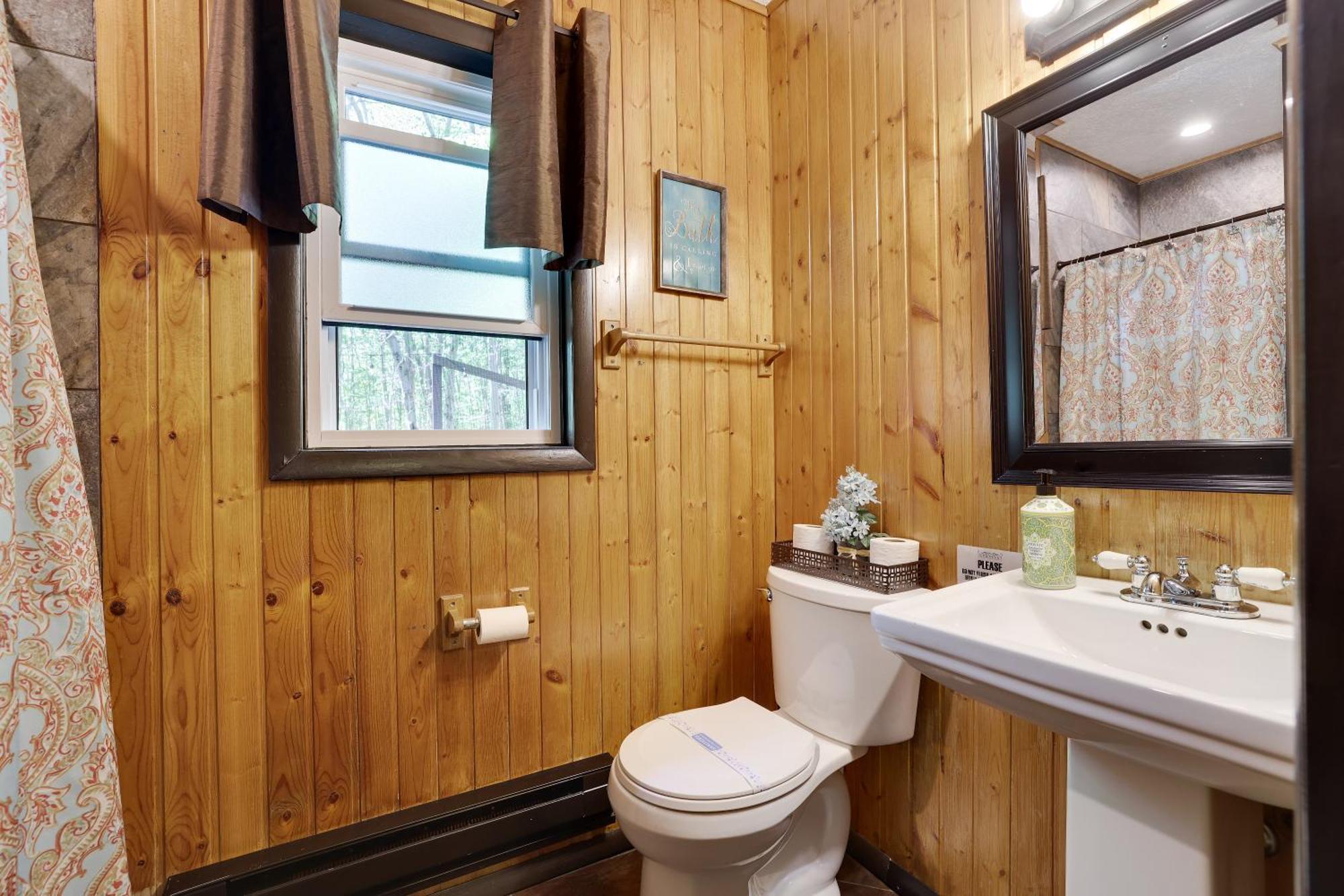 Chalet Renovated Near Casino, Camelback , Kalahari 4Bdrms Firepit Hot Tub Game Room Tobyhanna Exteriér fotografie