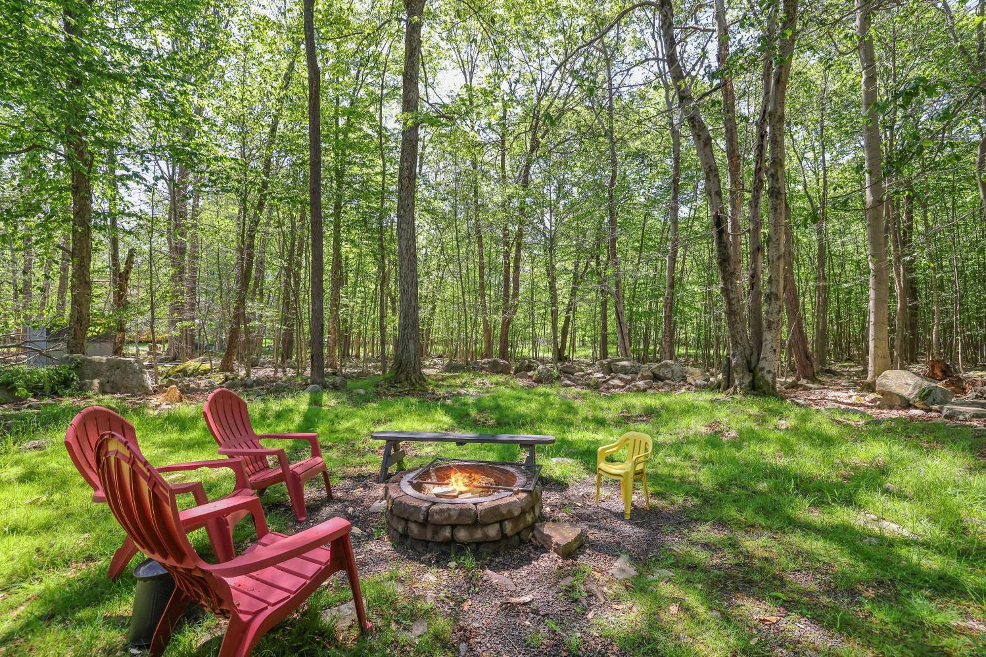 Chalet Renovated Near Casino, Camelback , Kalahari 4Bdrms Firepit Hot Tub Game Room Tobyhanna Exteriér fotografie